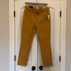 Gap chino pants, size 6R new with tags